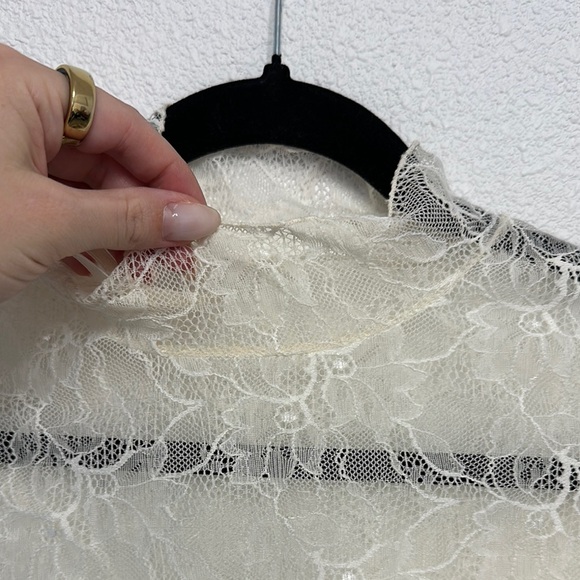 Anthropologie Elegant Cream Lace Women's Top small - Picture 4 of 4